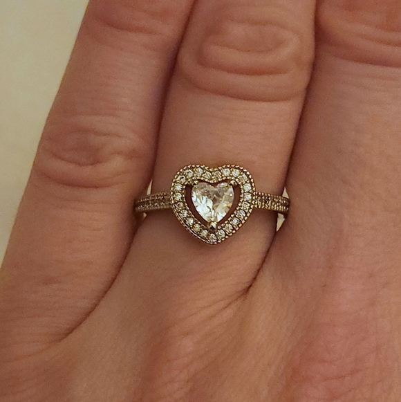 Heart-Shaped Silver Jewelry Set - Picture 4 of 4